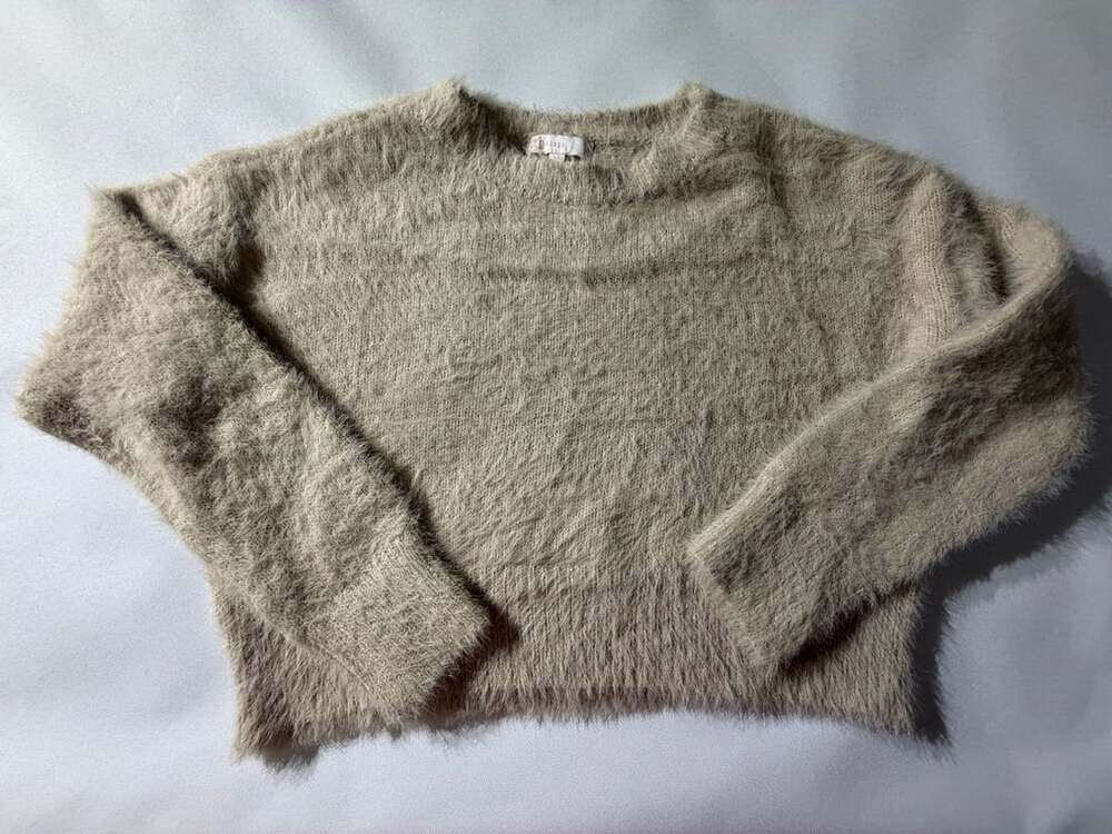 GB Girls M Beige Fuzzy Eyelash Knit Sweater Cozy Crewneck Soft